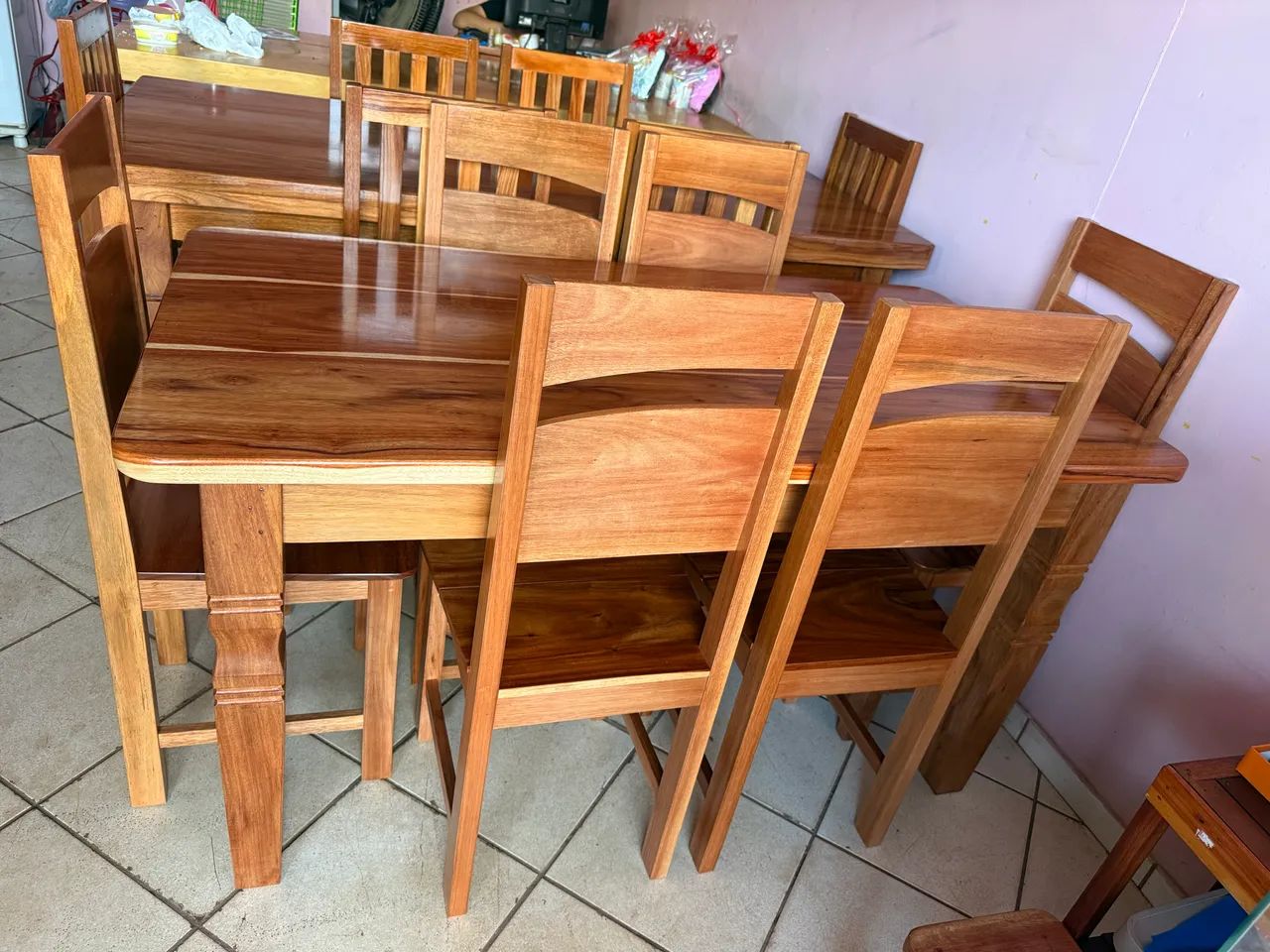 Mesas 6 cadeiras novas pernas trabalhadas  - Foto 4