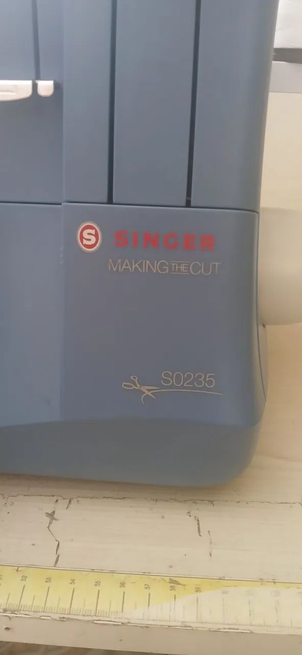 Máquina overlock singer  - Foto 3