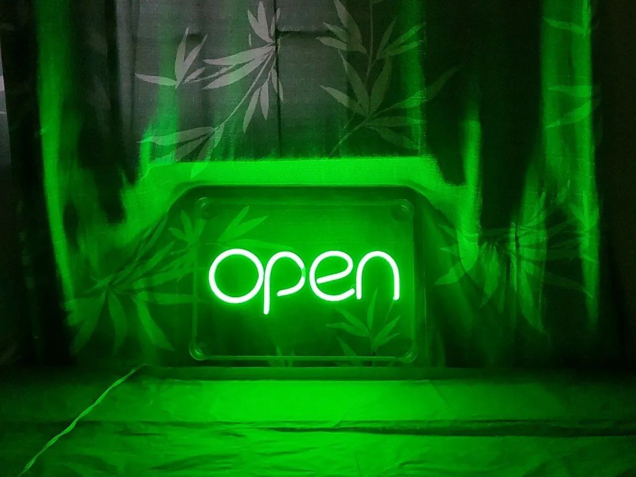 placa NEON de ABERTO para comércio  - Foto 2