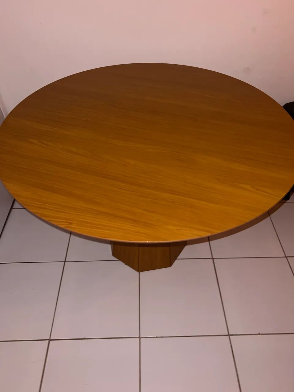 Mesa redonda em MDF