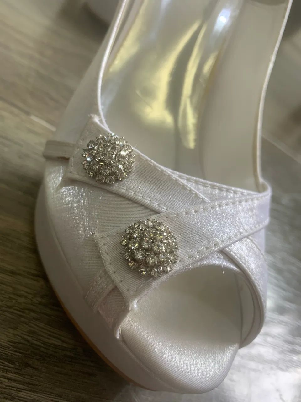 Sapato noiva branco lindo e confortável tamanho 35 - Foto 2