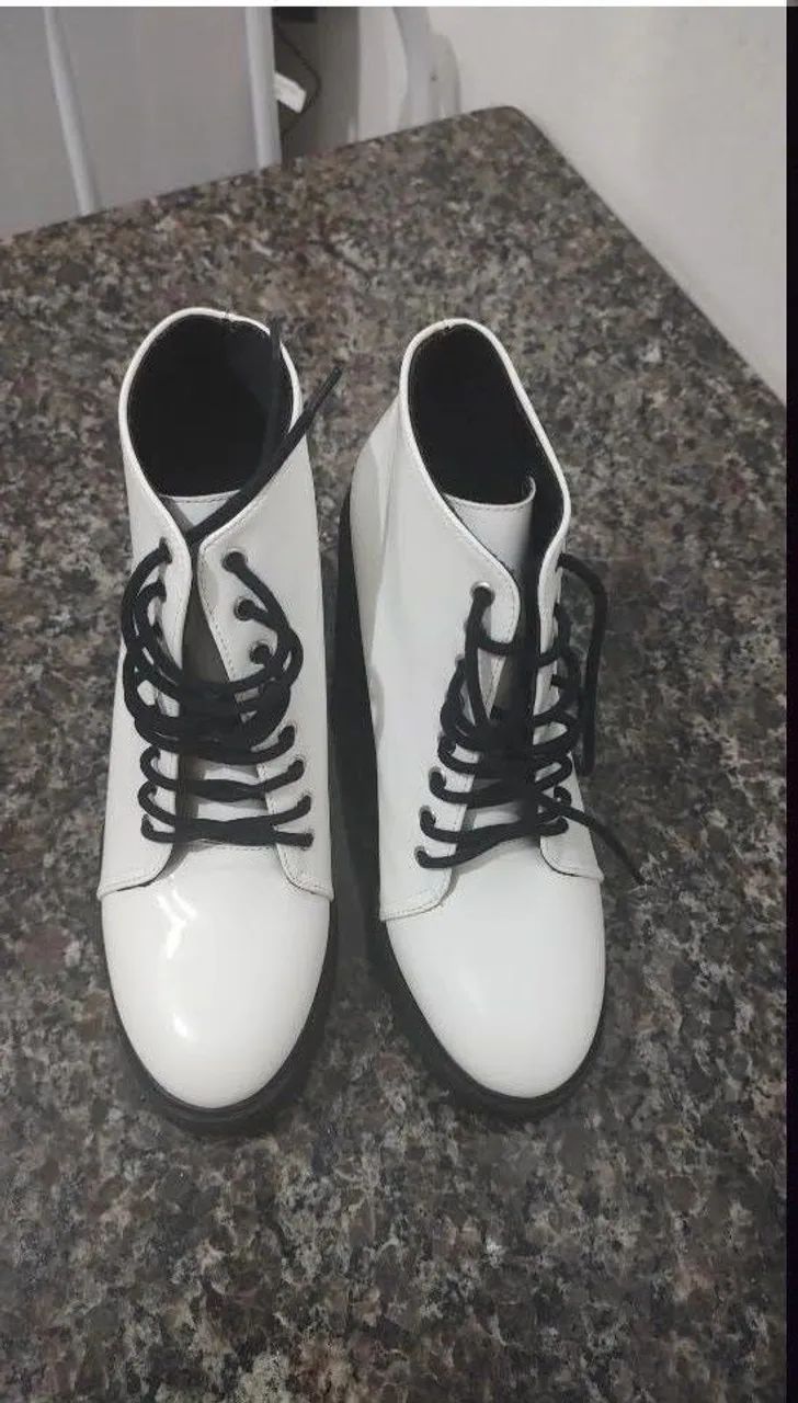 Bota branca nova Tam 37 
