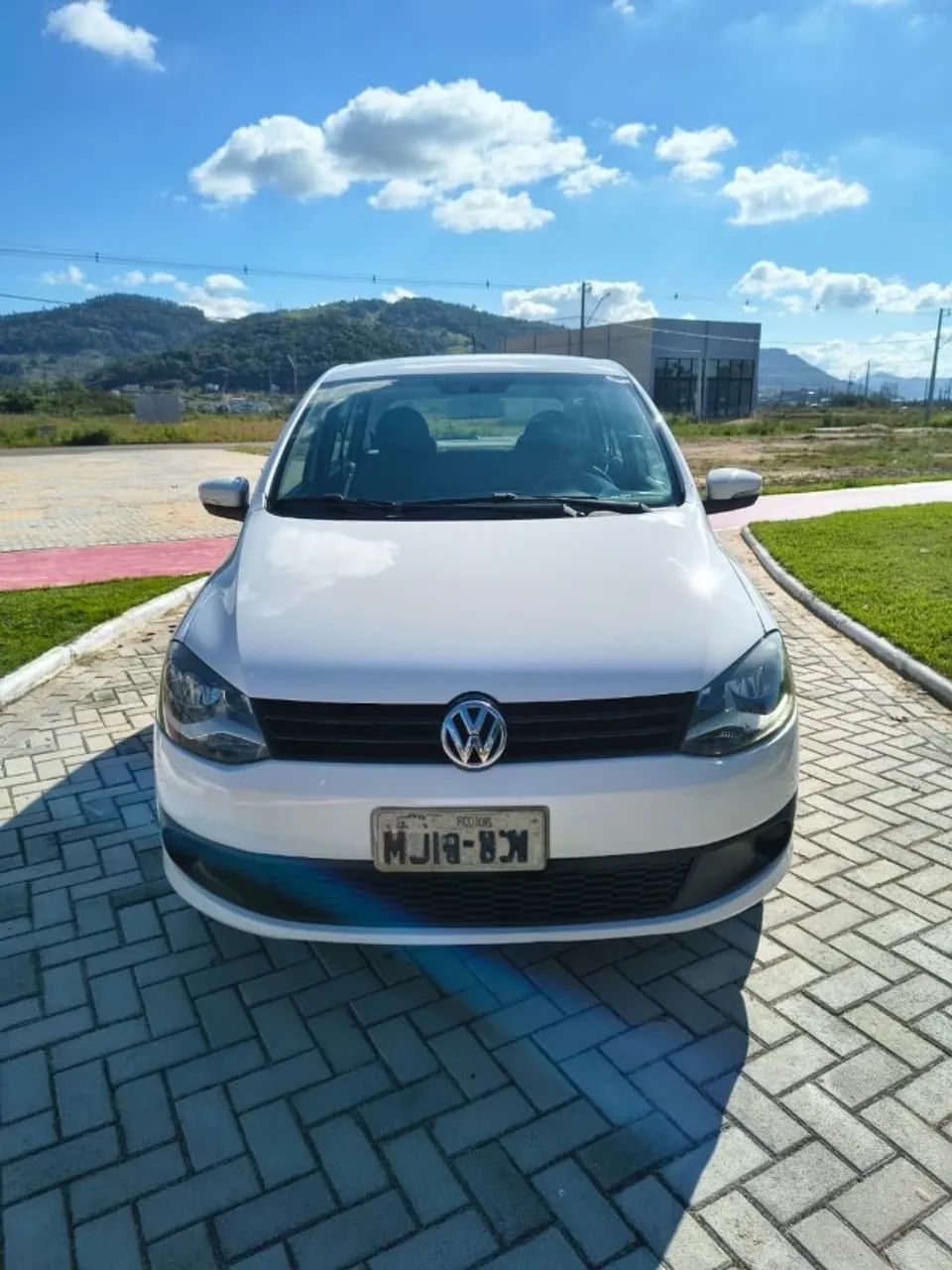 Volkswagen Fox 1.0 MI Total Flex 8V 5P 2013 - Foto 2