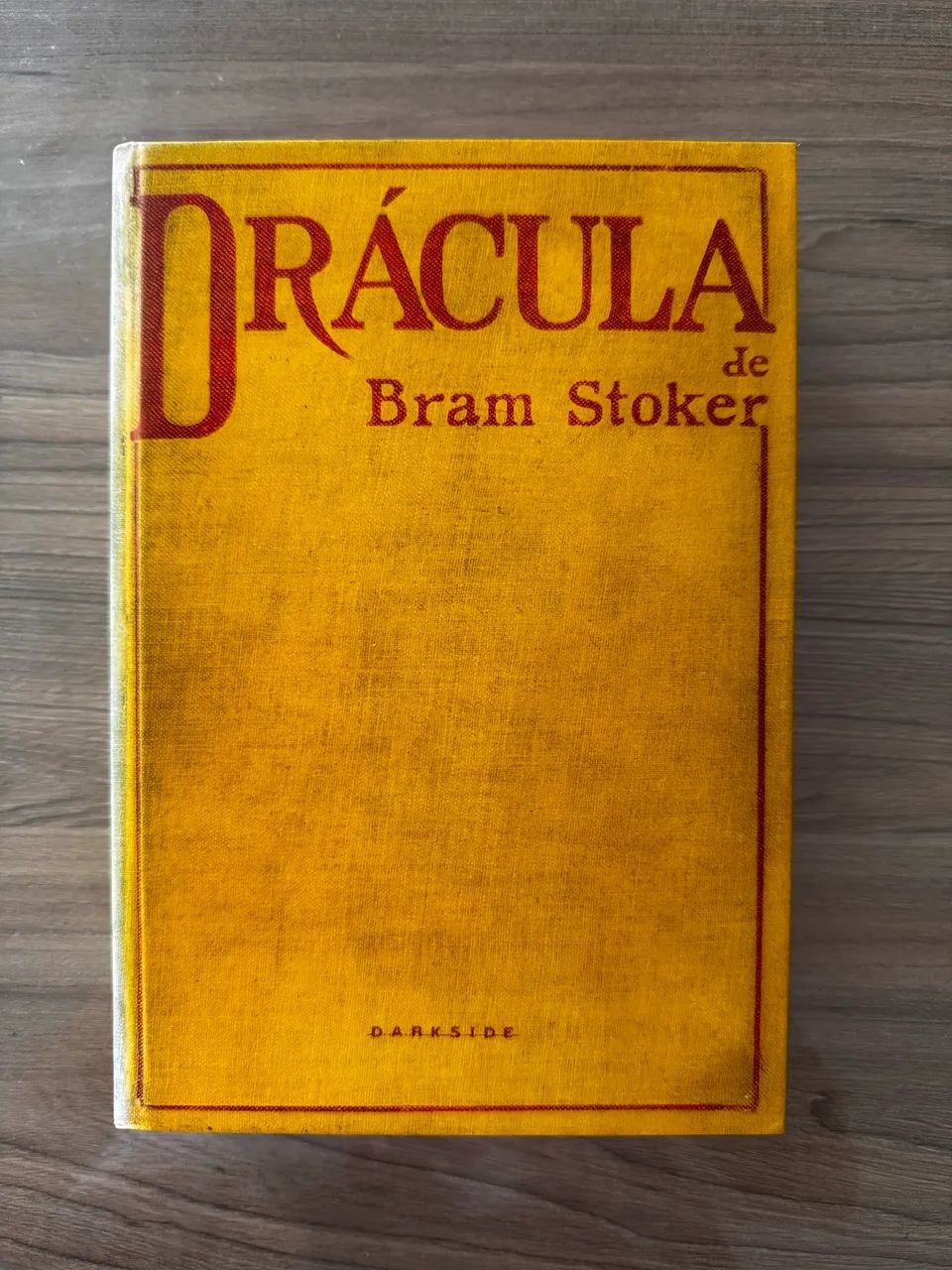 Livro capa dura Drácula de Bram Stroker darkside