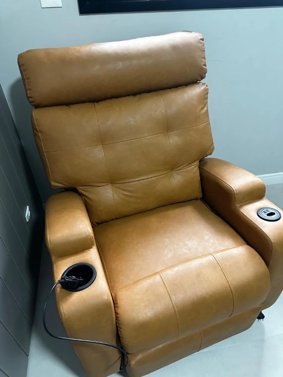 Poltrona Reclinável Elétrica Damie - Com Massagem - Cor Caramelo - Foto 3