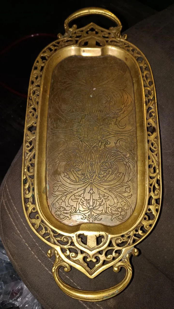 Bandeja ovalada metal tipo Bronze (antiguidade)