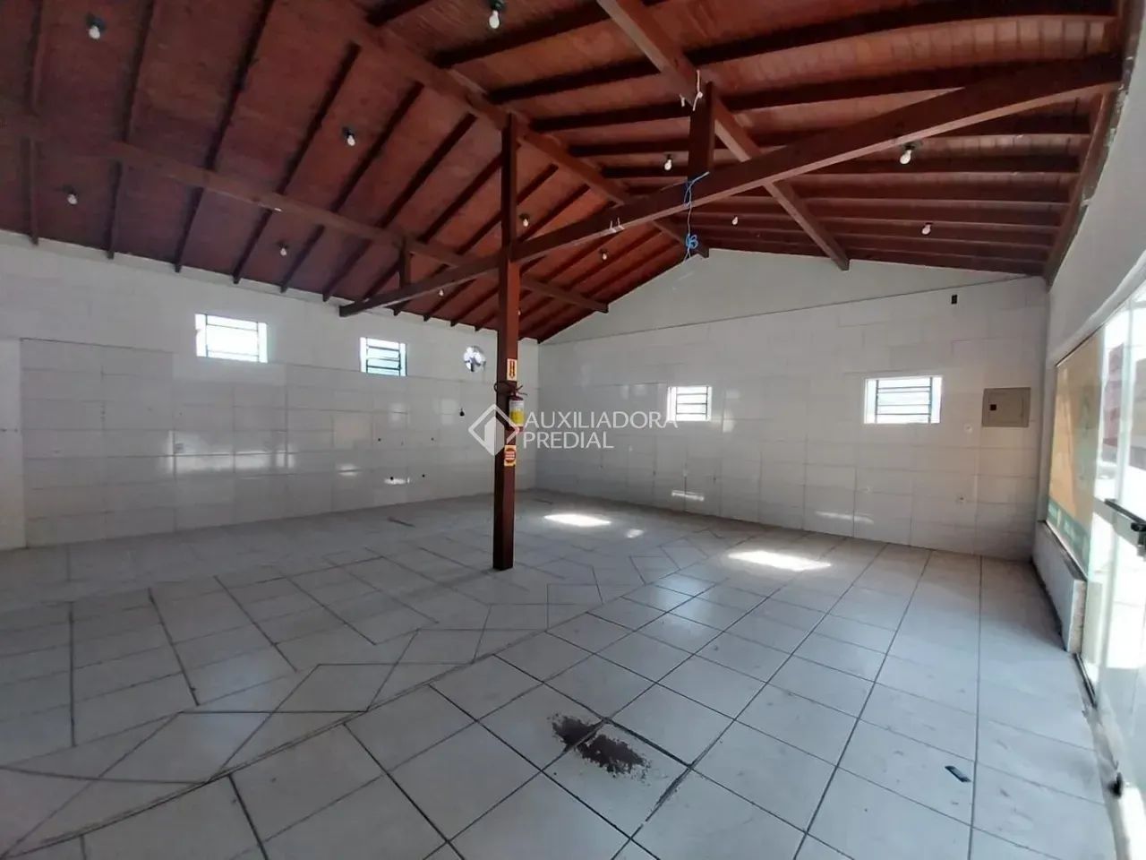 Loja  para aluguel possui 130 metros quadrados em Campeche - Florianópolis - SC - Foto 3