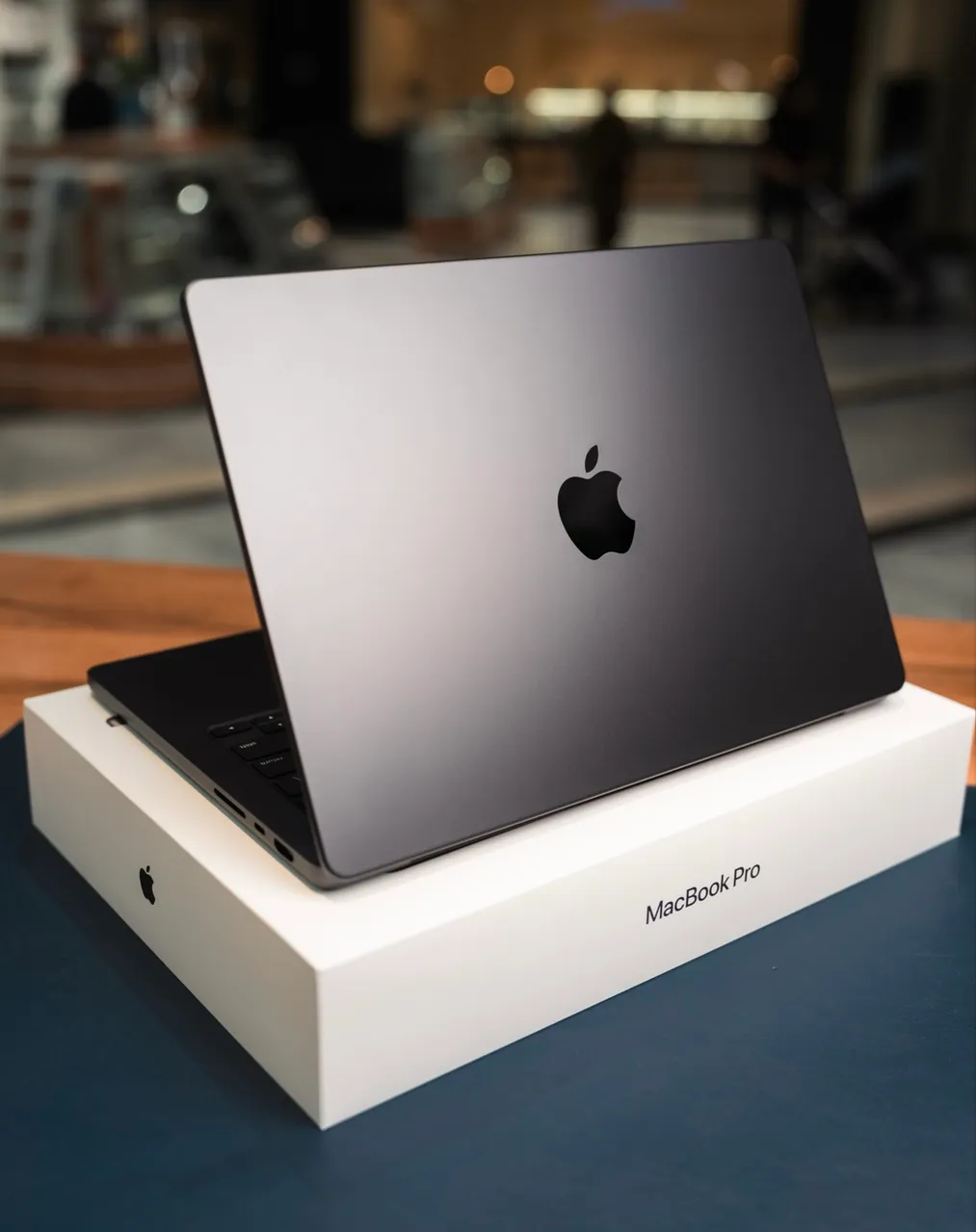 Macbook Pro M5 24Gb/1Tb 14.2? Space Black - Lacrado - Notebooks