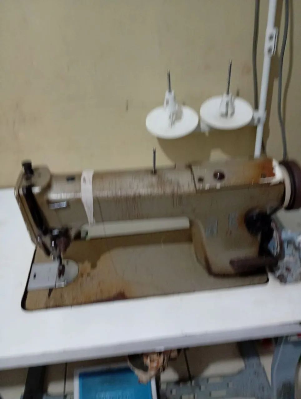 Máquina Singer industrial  - Foto 4