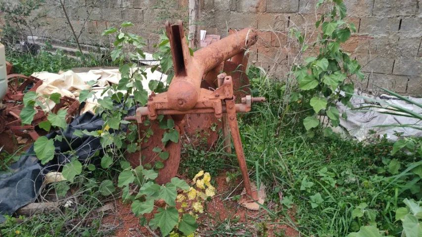 vendo trator com vários empementos - Foto 7