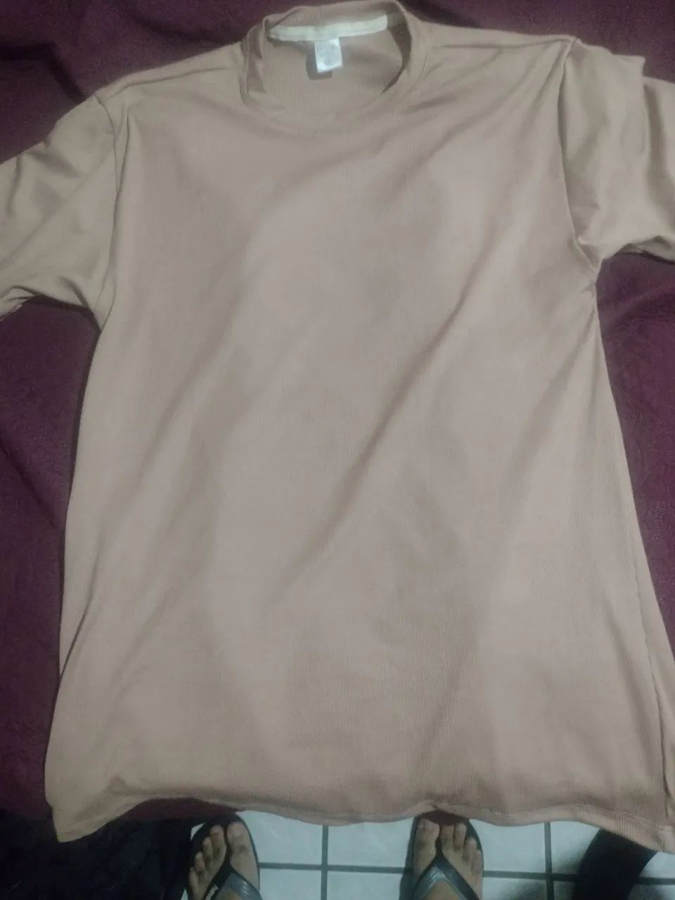 Camiseta texturizada nova nunca usada 