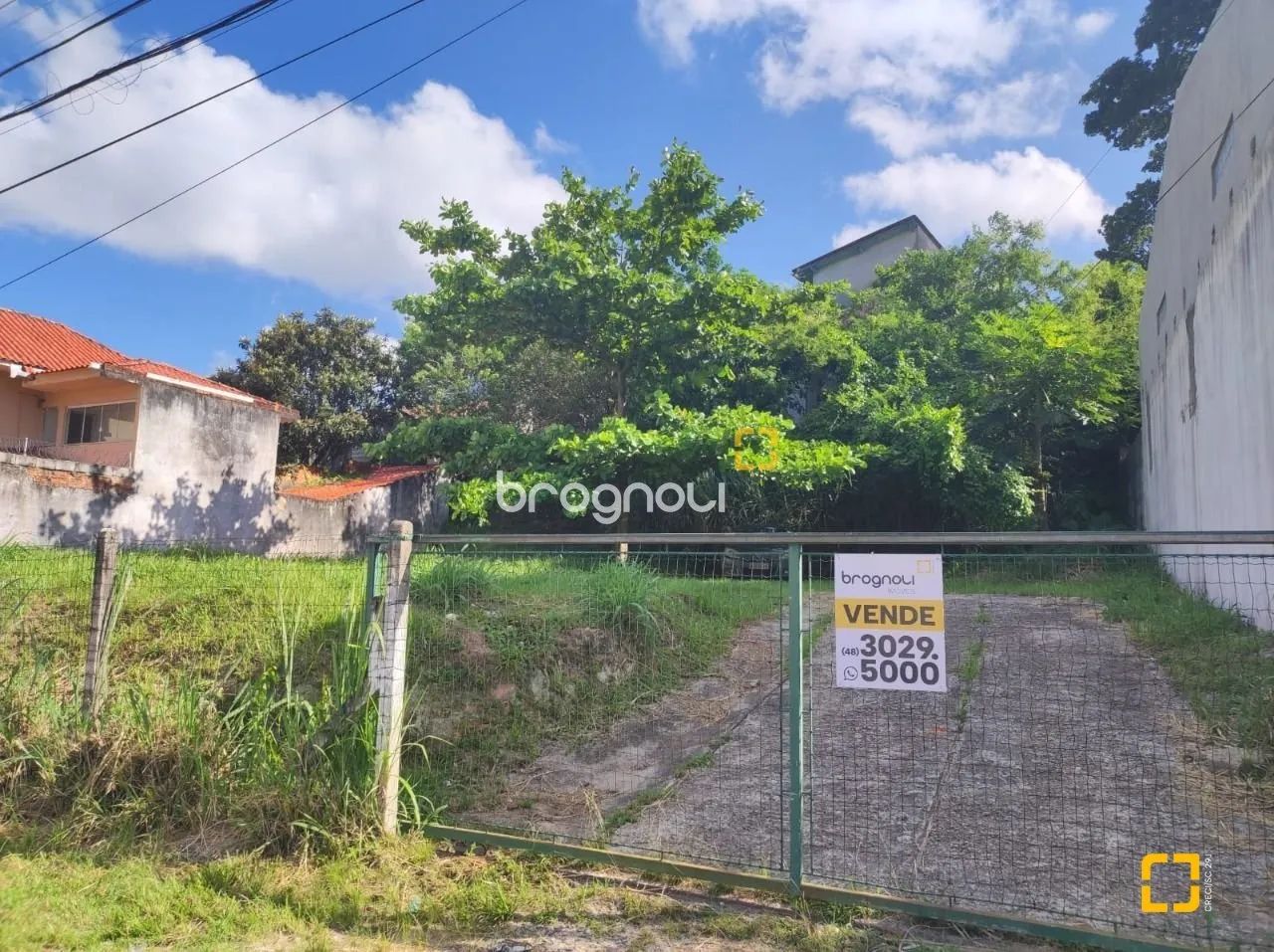 Terreno à venda com 1.391,37m2 no Pantanal, Florianópolis.