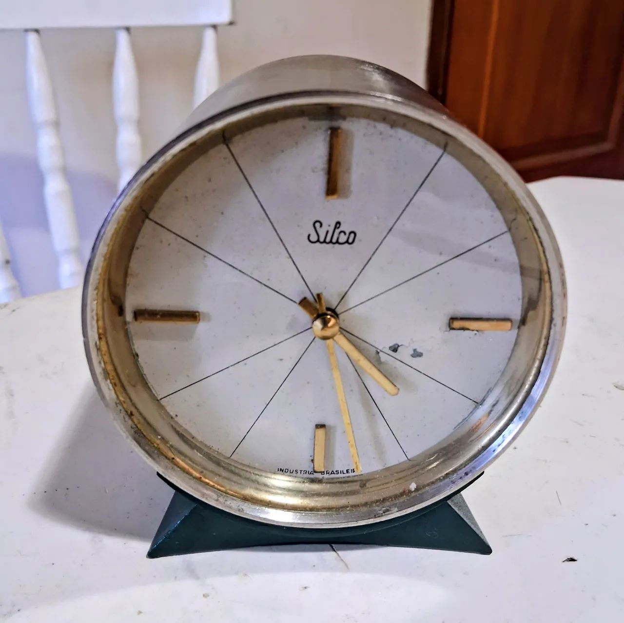 Relógio antigo de mesa Silco a corda