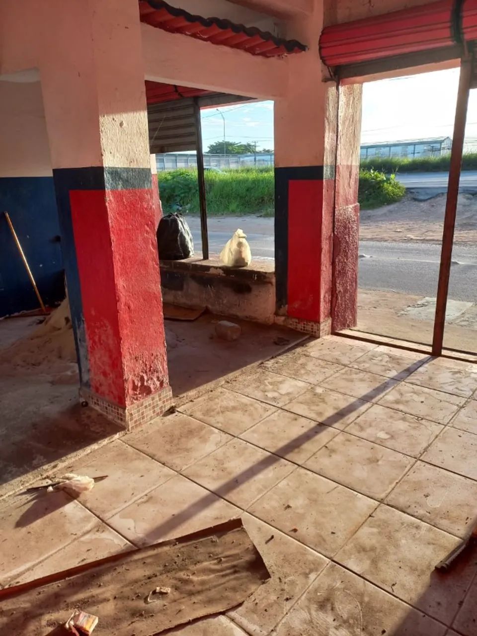 PRÉDIO COMERCIAL FRENTE A BR 101 (aceito proposta de troca em carros) - Foto 4