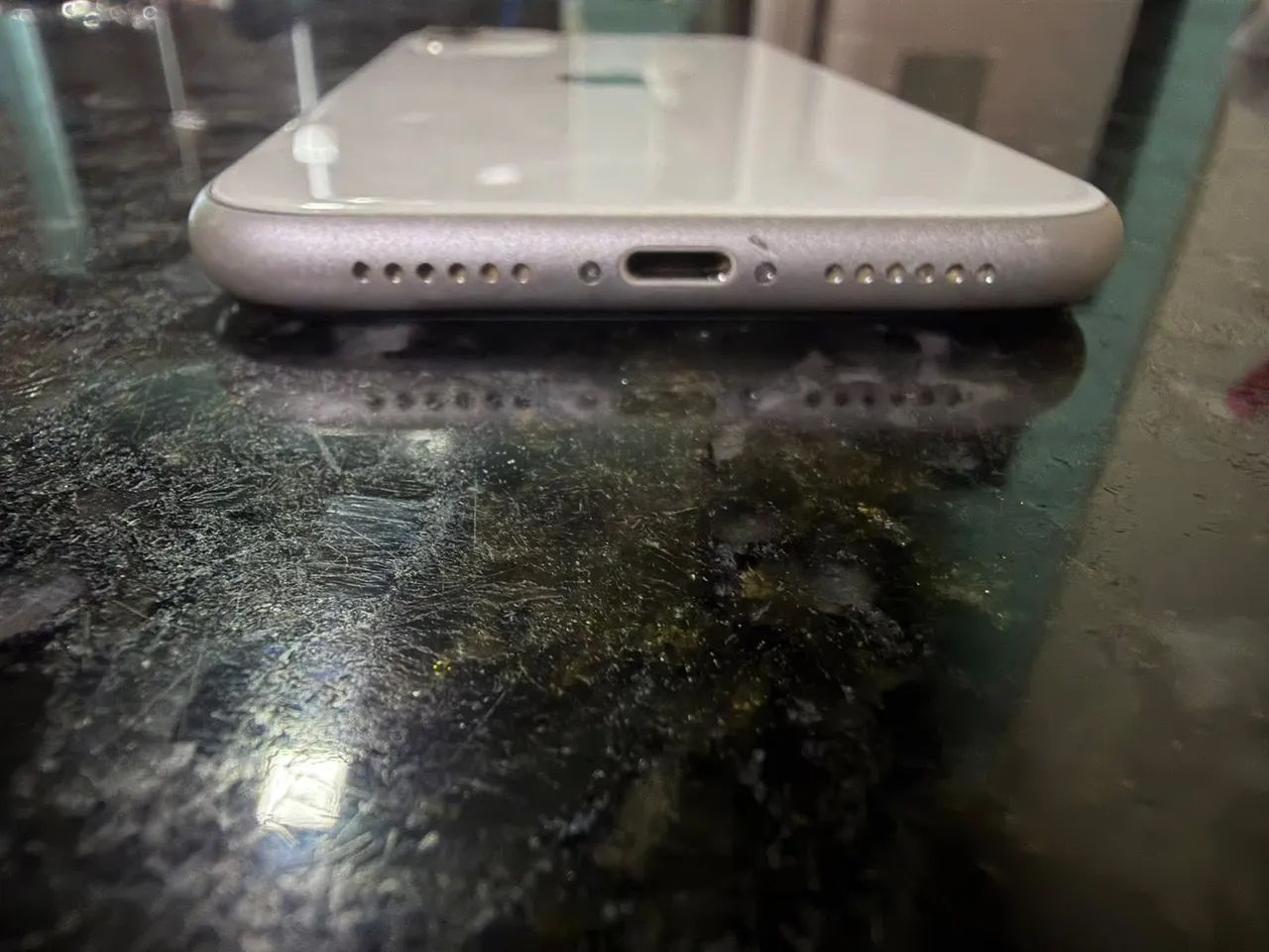 Iphone 11 usado 64gb Branco - Foto 2