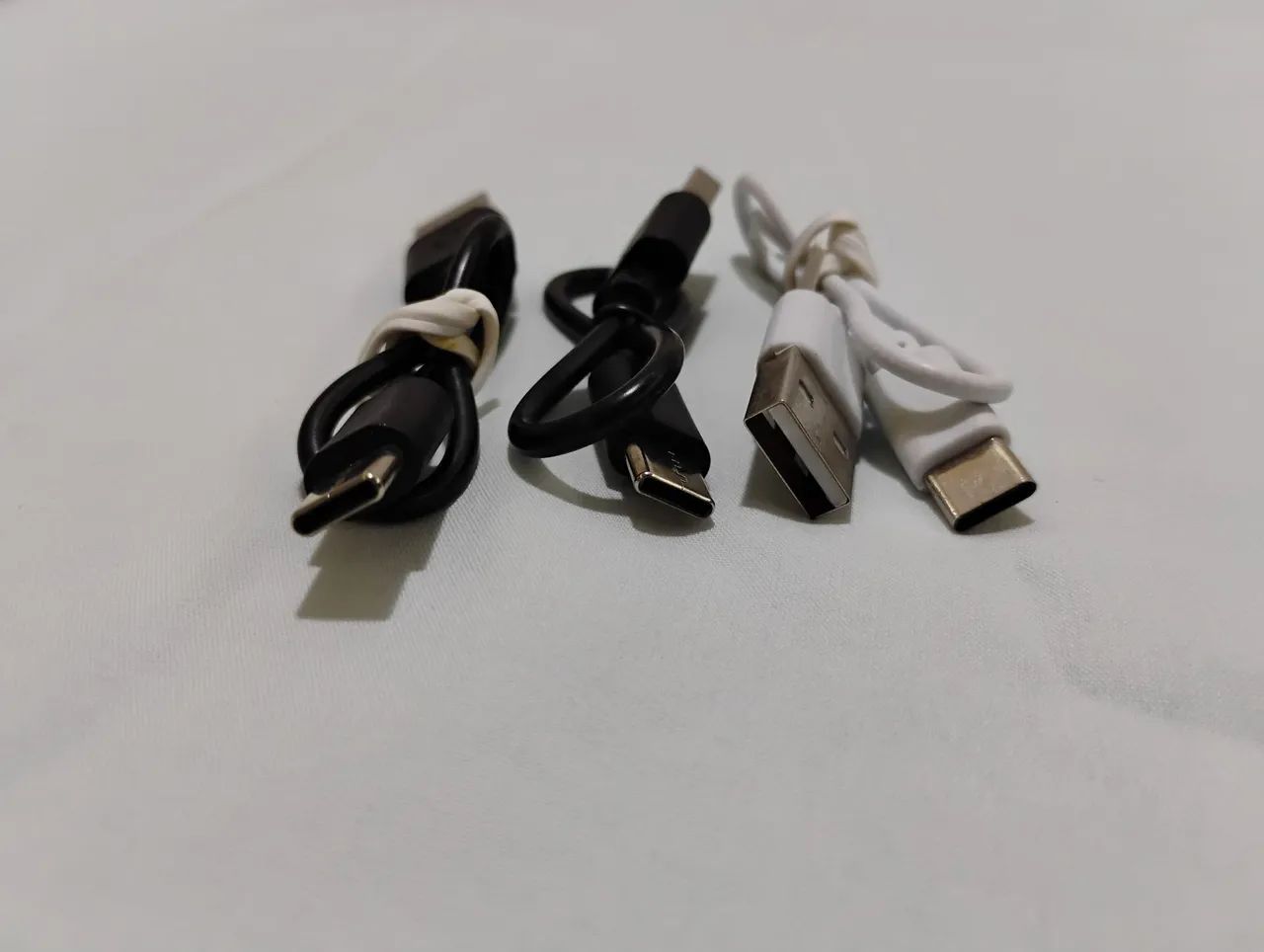 Kit com 3 Cabos USB-C para Carregamento - Em Ótimo Estado - Foto 3
