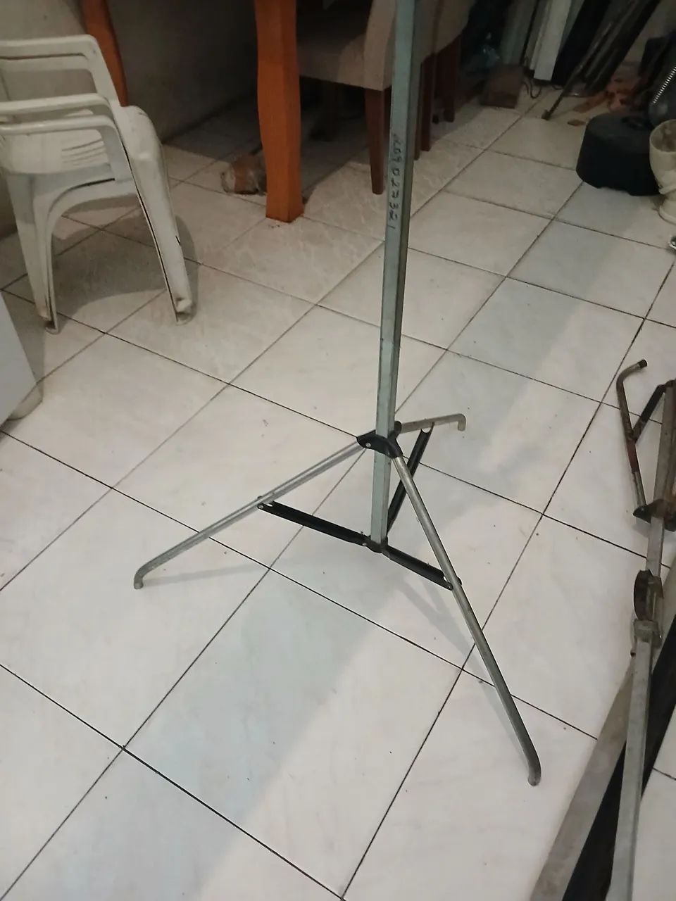 TELA PROJETOR  c/Tripé aço 200x180 - Foto 4