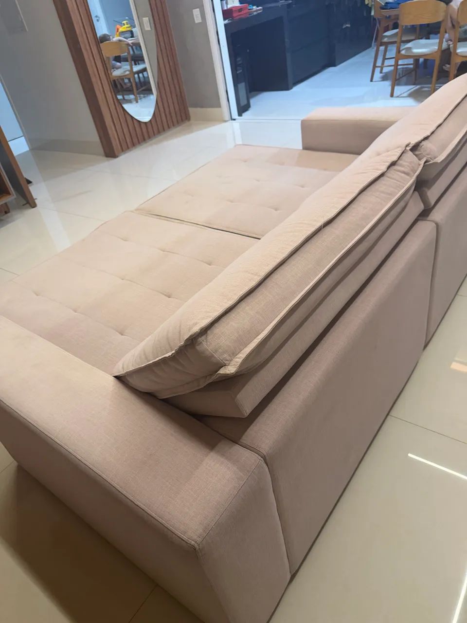 Vendo sofá retrátil 2,5m off-white - Foto 4