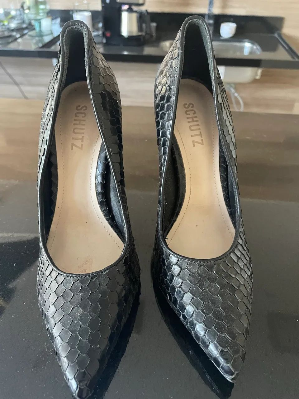 Scarpin Schutz Preto - Foto 3