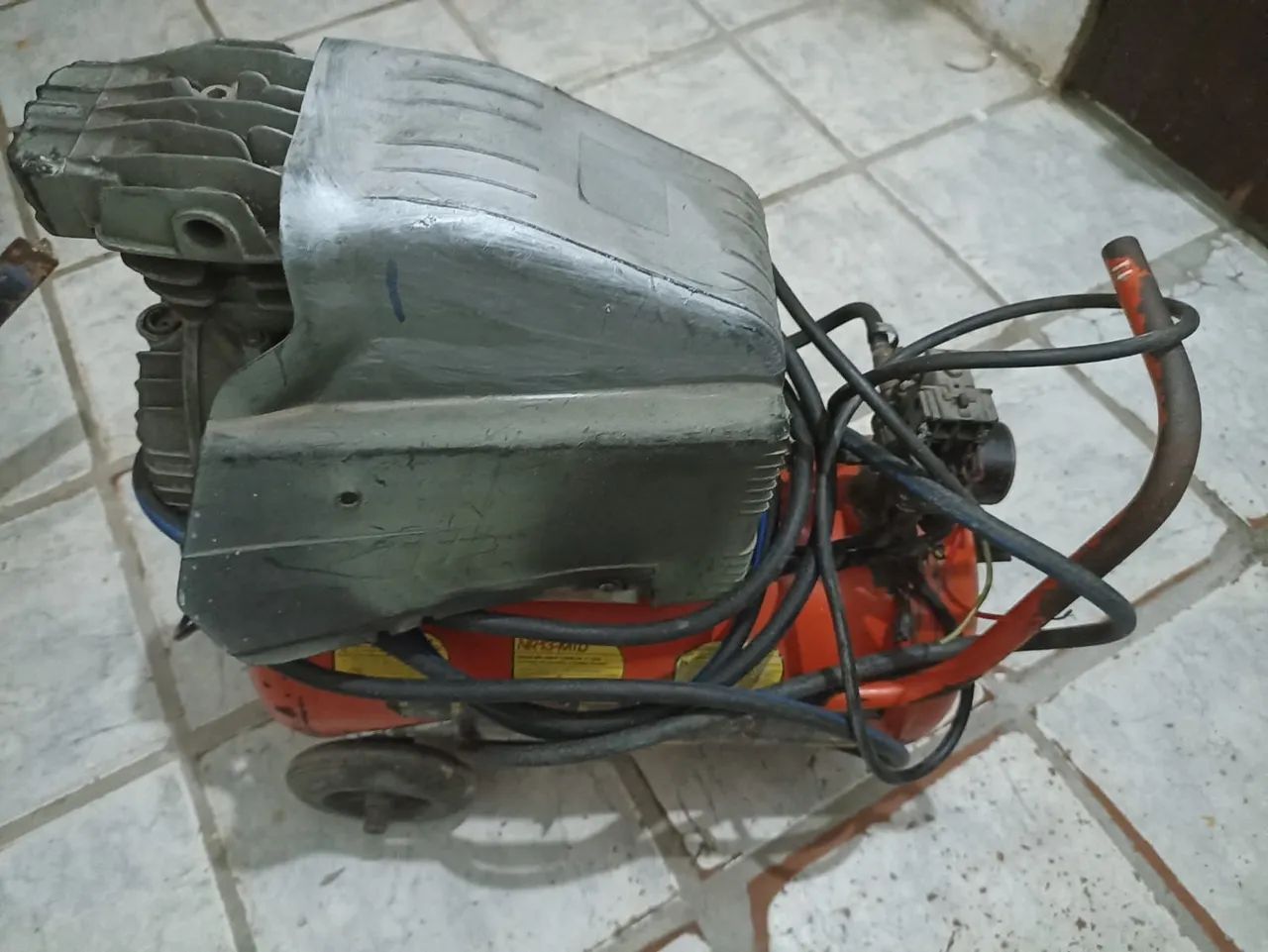 Compressor Black e Decker 25 litros.  - Foto 4
