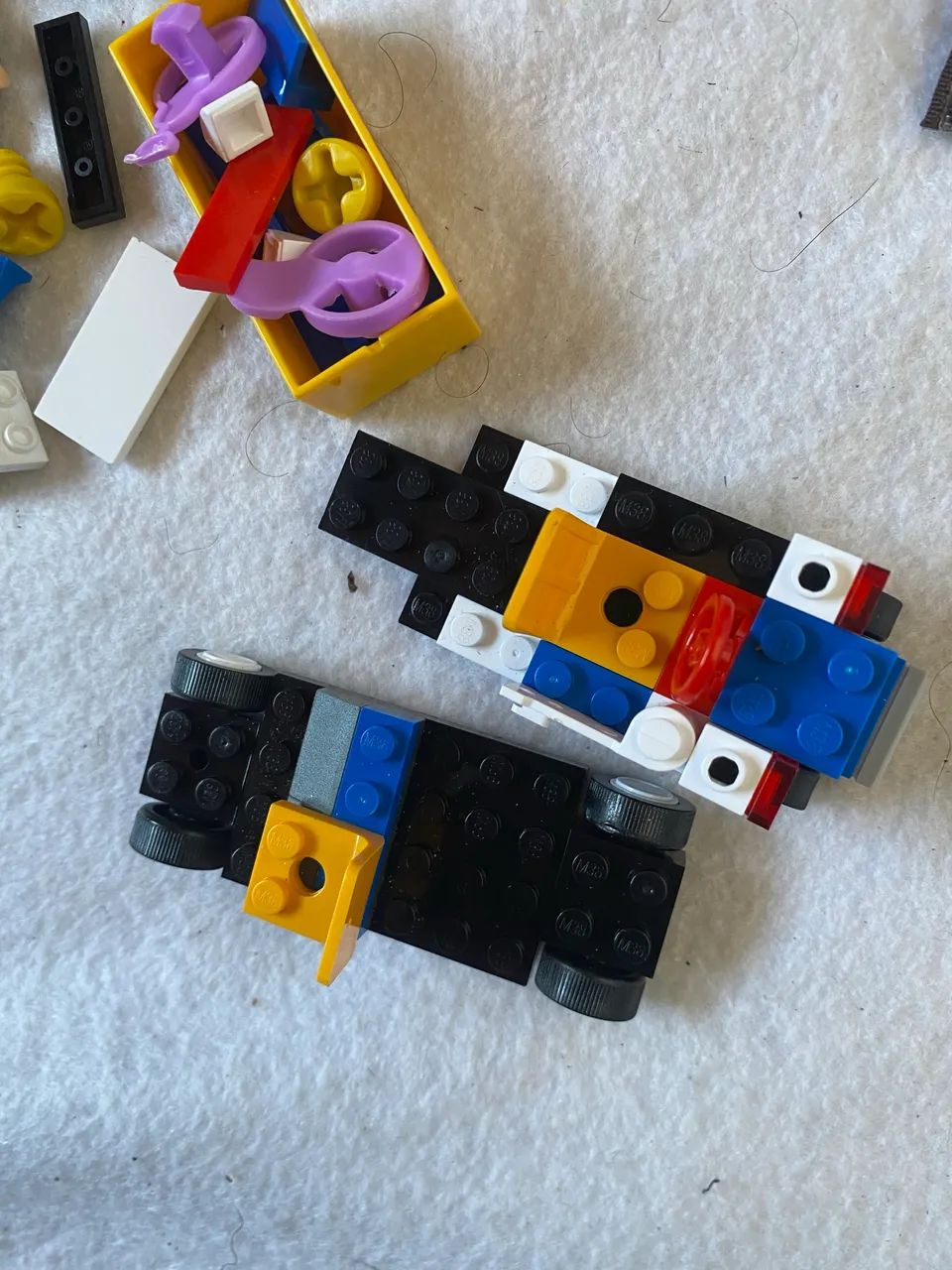 Bonecos lego e peças diversas - Foto 3