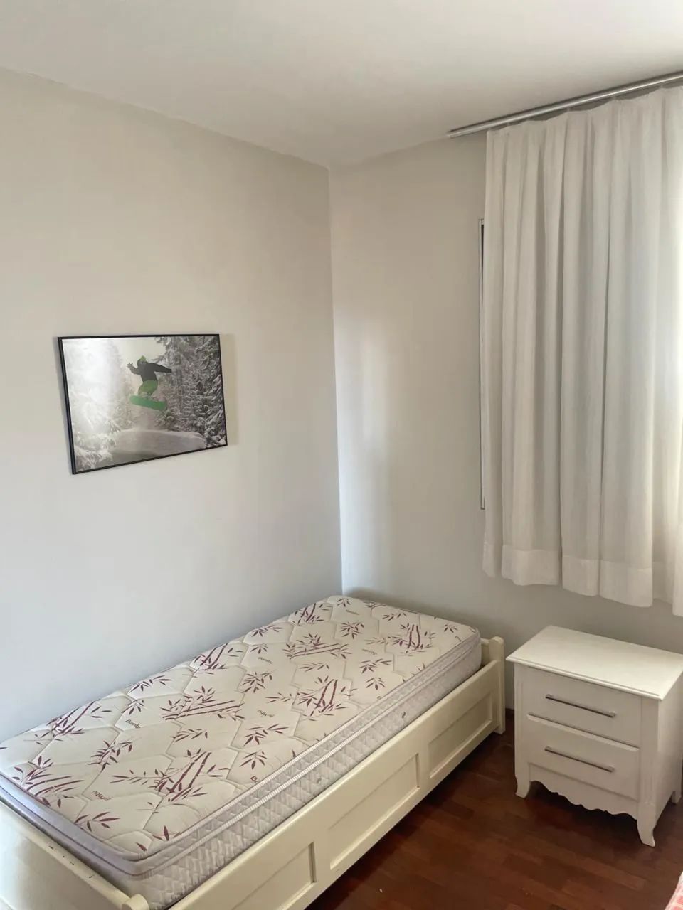 Cama de solteiro com gaveteiro 