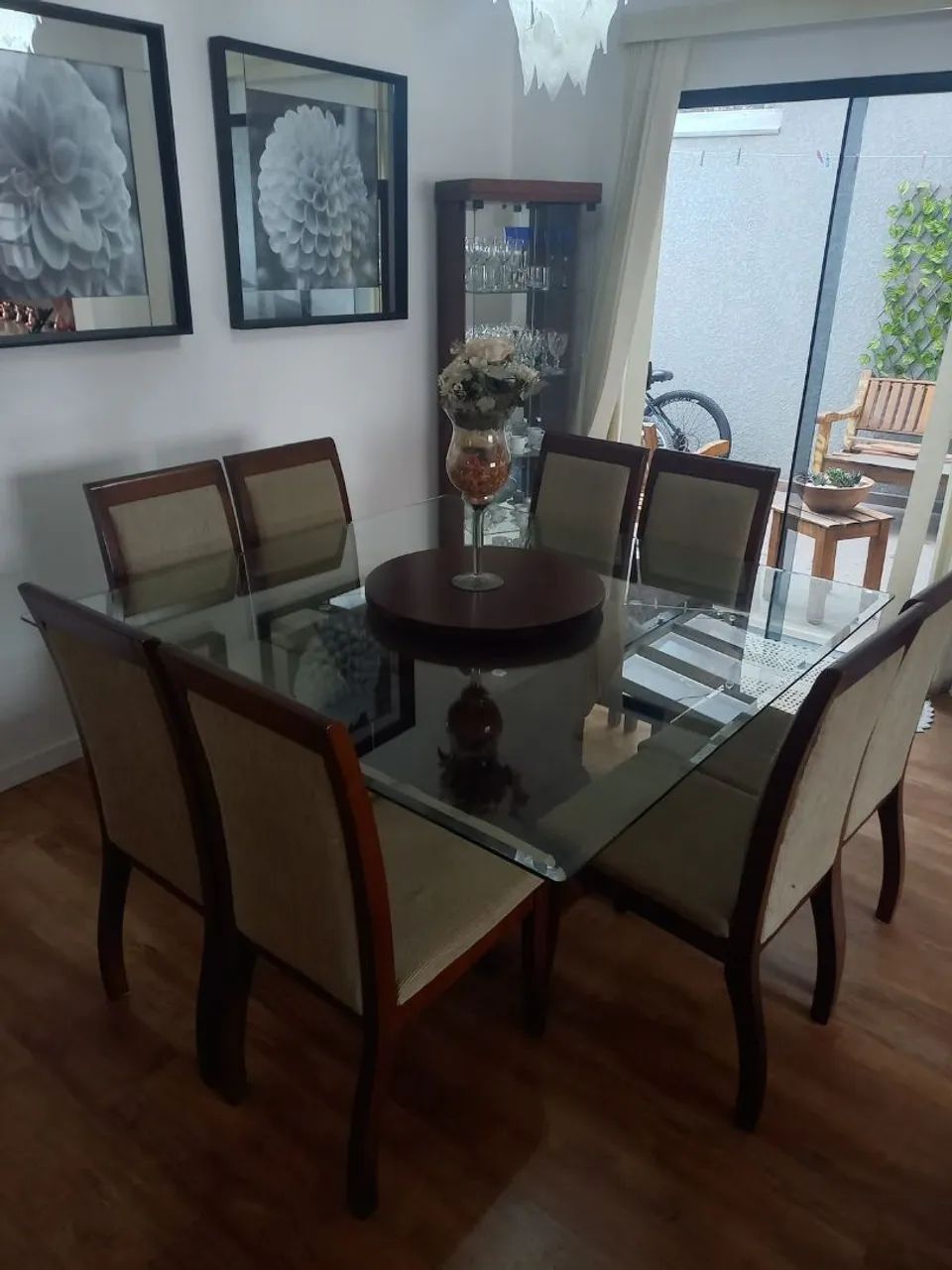 Mesa de jantar com 8 cadeiras em madeira maciça  - Foto 2