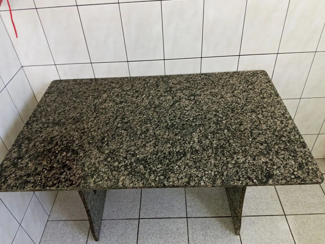 Mesa toda de mármore até o pé dela é mármore  - Foto 2