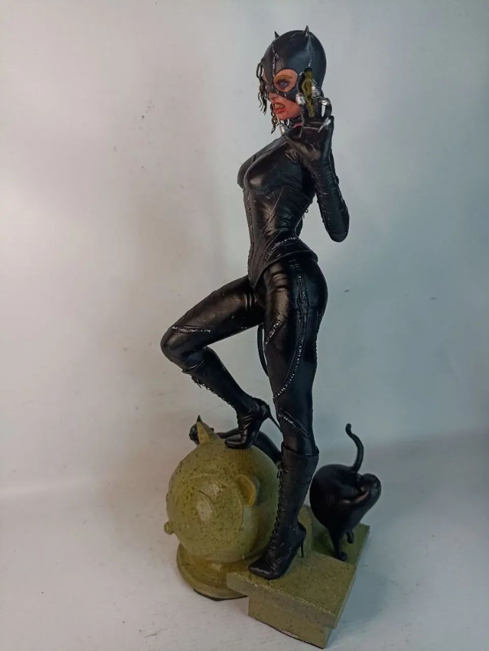  ESCULTURA 3D ? MULHER-GATO | MICHELLE PFEIFFER<br> - Foto 3