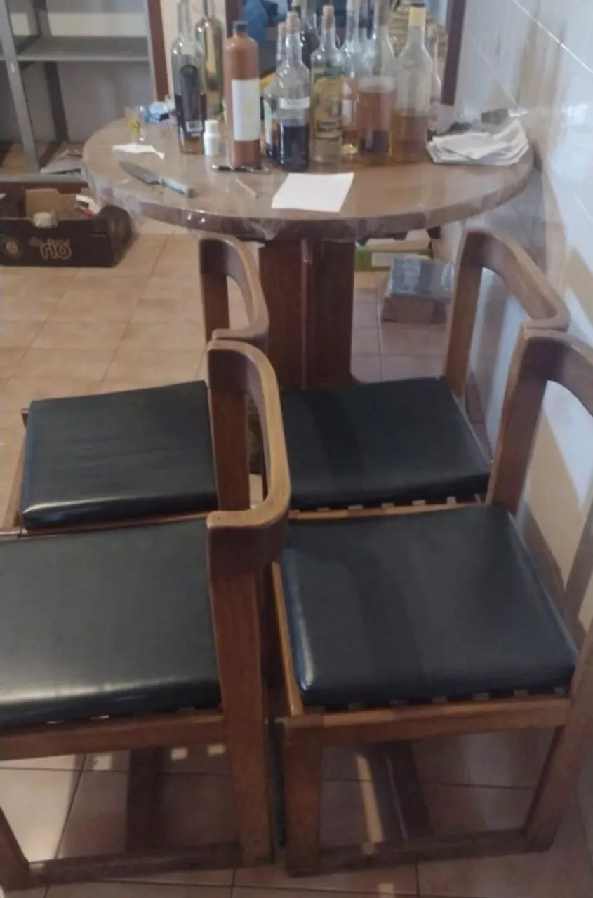 Conjunto mesa com 4 cadeiras - Foto 2