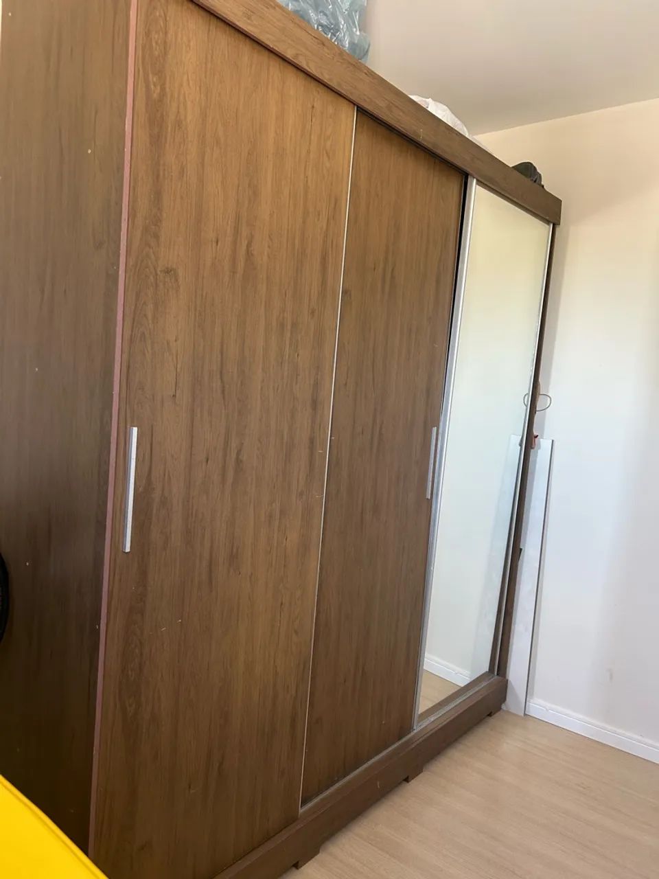 Guarda-roupa casal