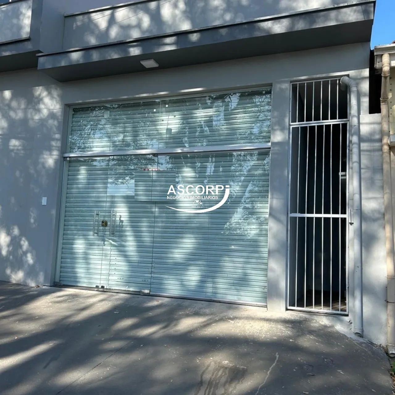 Salão comercial para alugar no bairro Vila Rezende, Piracicaba.