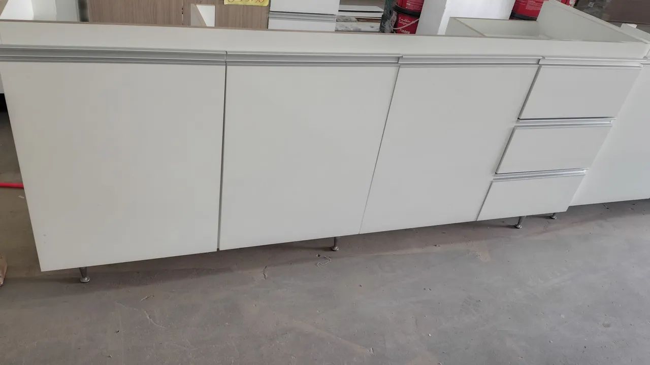 Armário MDF branco 