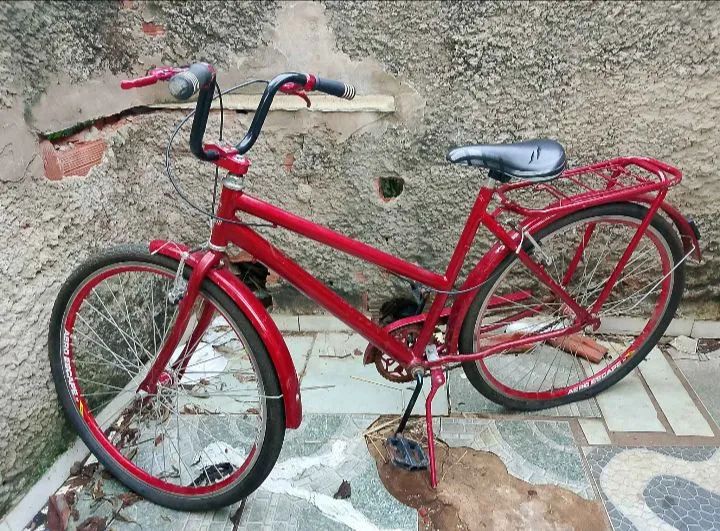 Vendo uma bicicleta aro 26 ou troco num celular 