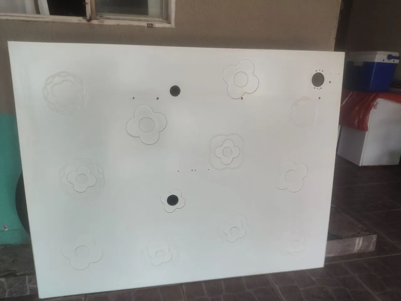 Painel branco com flores  - Foto 3