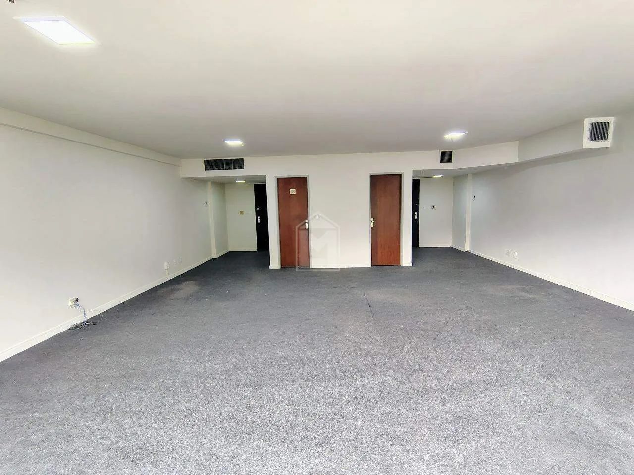 LÍVIA MACHADO ALUGA: Sala Comercial de 100,55 m² - Foto 2
