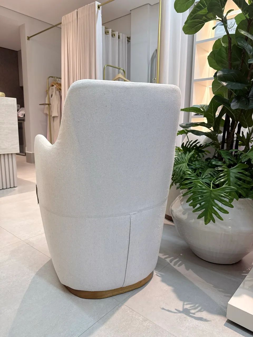 POLTRONAS DE LINHO, ÓTIMO ACABAMENTO  - Foto 3