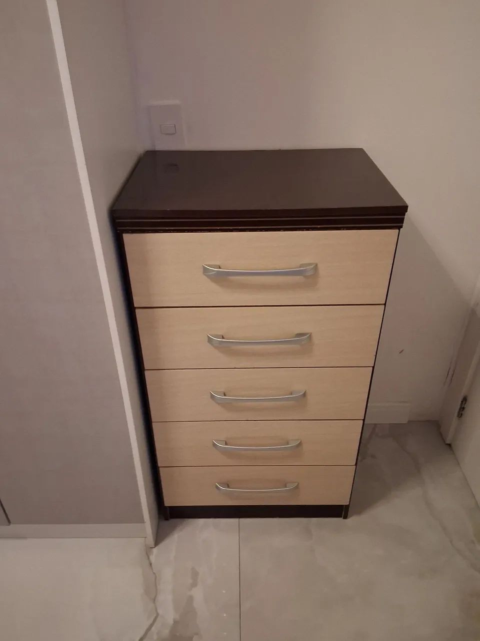 COMODA 5 GAVETAS AMPLAS