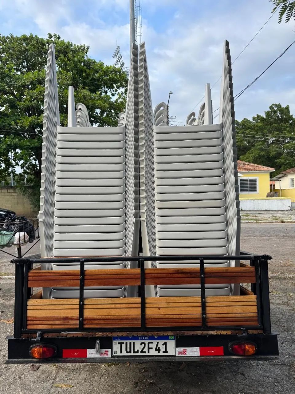 Aluguel de mesas e cadeiras, brinquedos, algodão doce e pipoqueira  - Foto 2