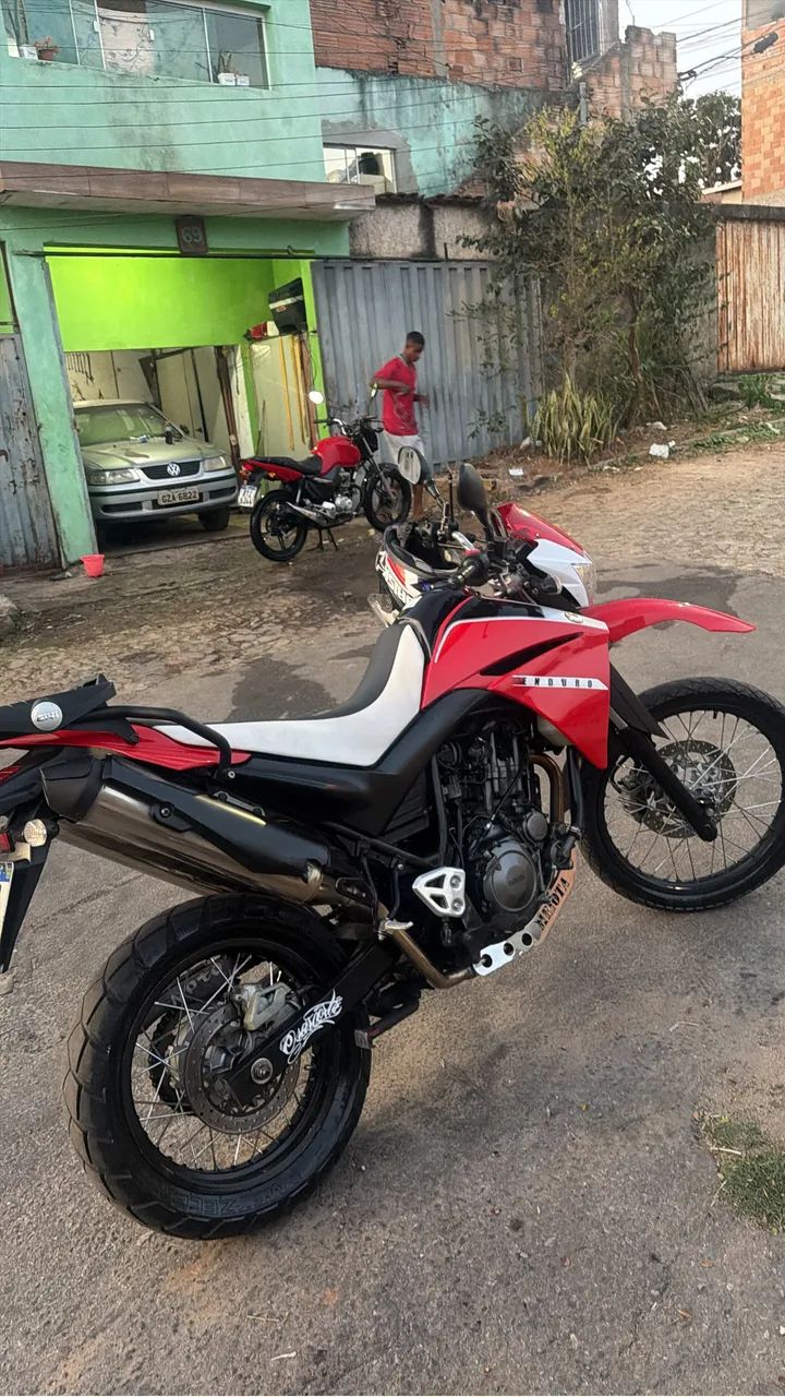 Troco em carro , XT 660 super conservada  - Foto 2