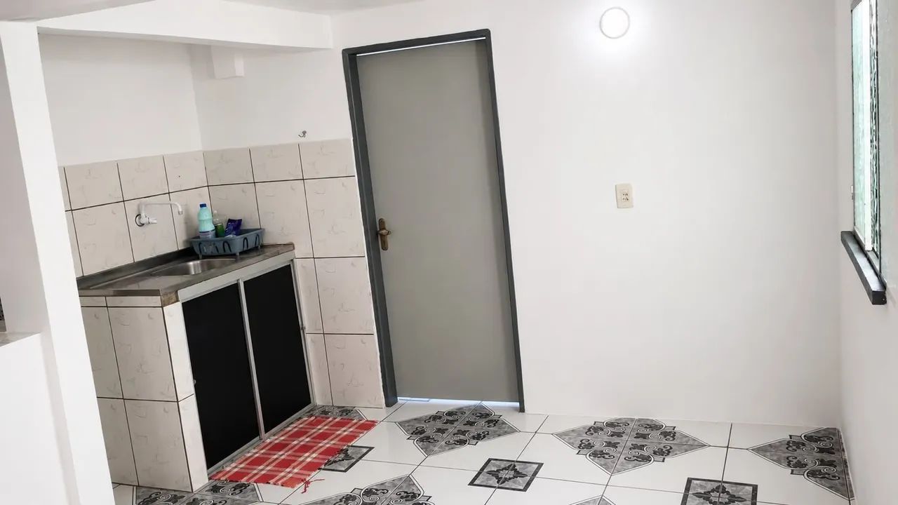 Alugo Casa no Centro - Foto 2