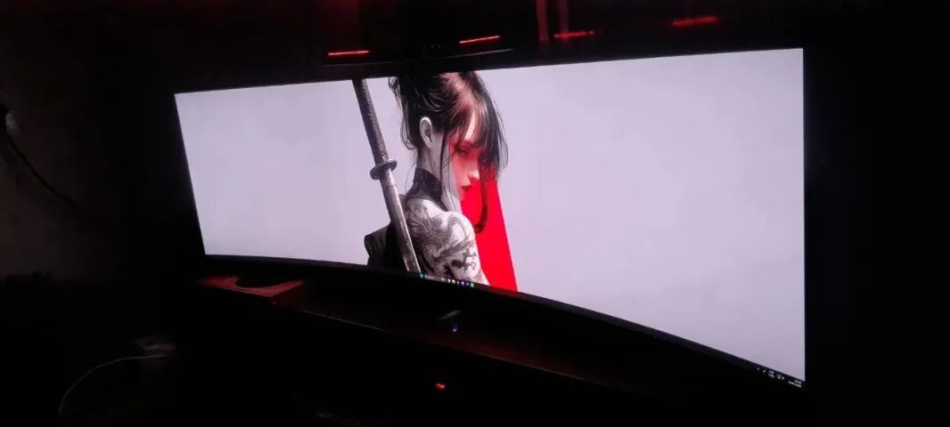 Monitor OLED super ultrawide 49 polegadas gigabyte  144hz 0.03ms Kvm, HDR Tru