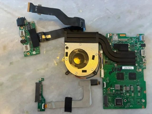 Philco PNB15 (placa mãe + cooler + peças)