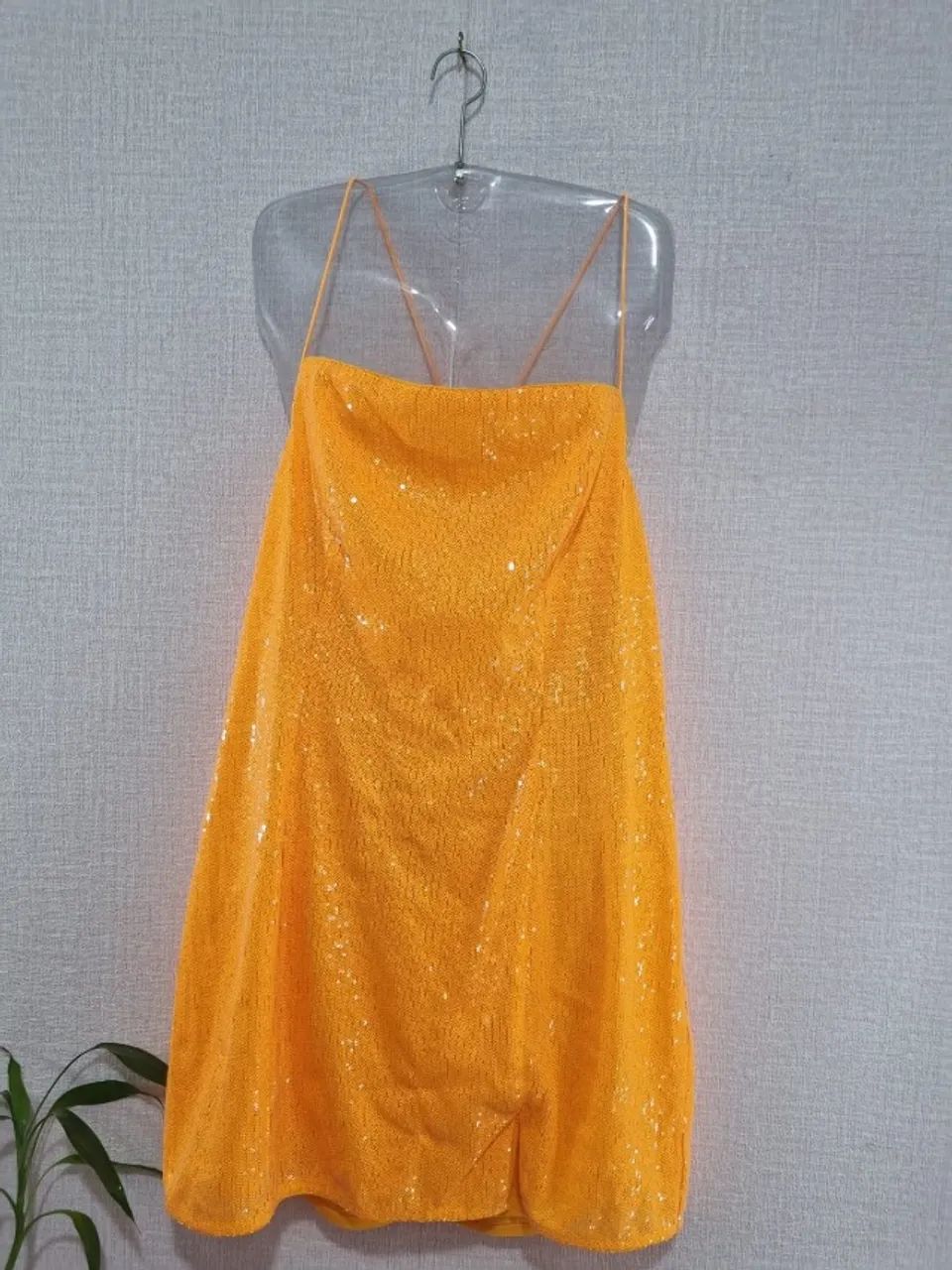 VESTIDO DE PAETE LARANJA PLUS SIZE CEA