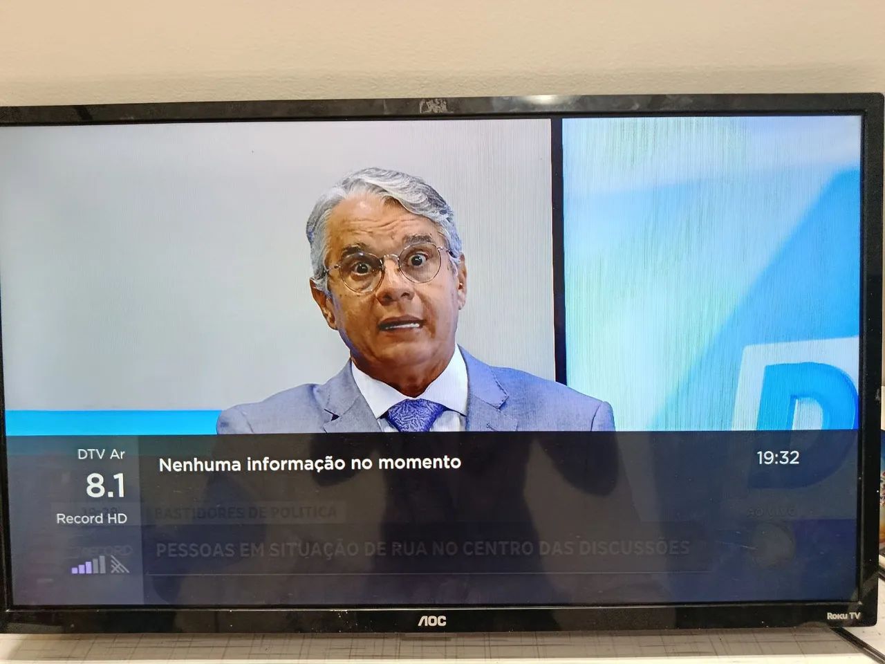 Vendo TV AOC 32 Polegadas de Led Smart - Foto 2