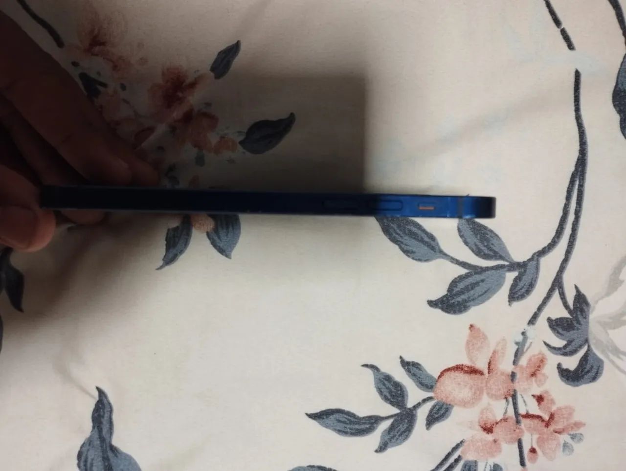 Vendo iPhone 12 com a traseira trincada  - Foto 4