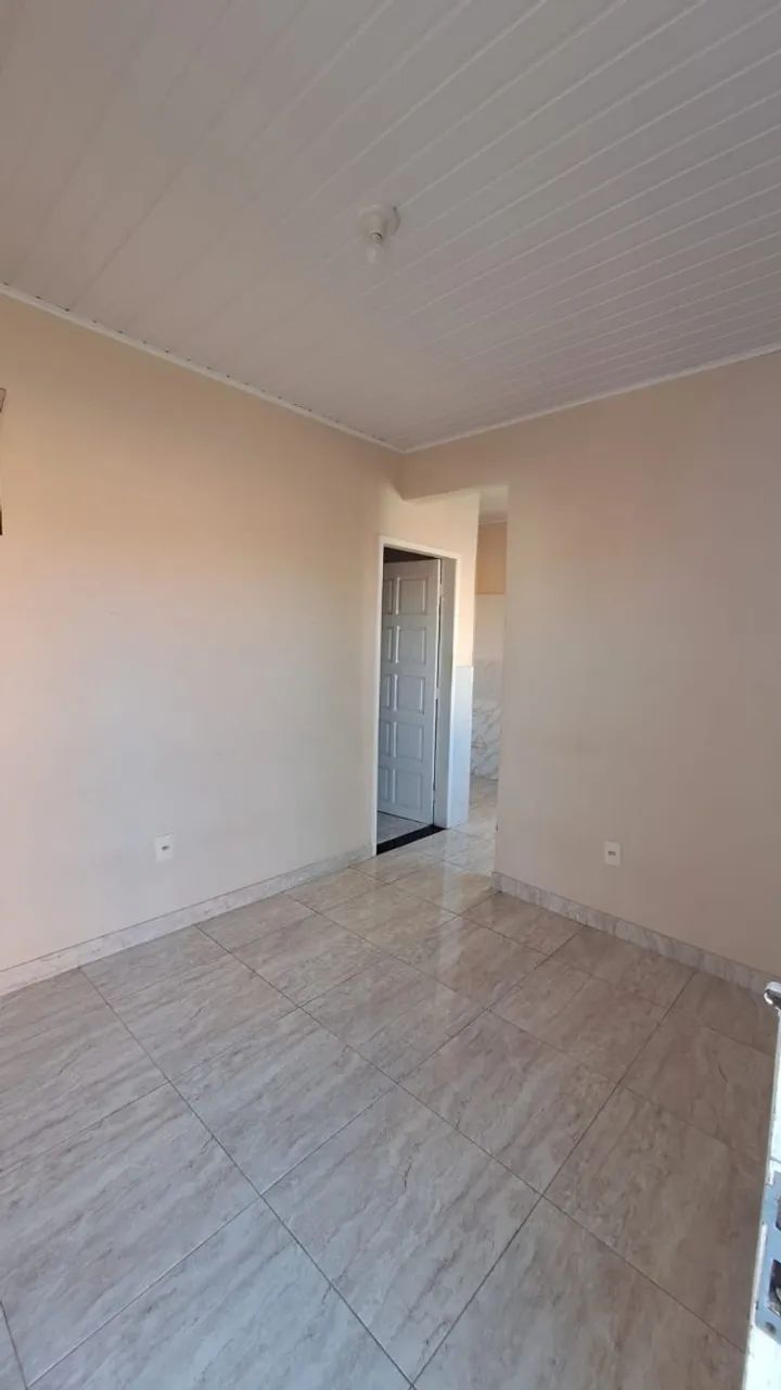 CASA DE 1 QUARTO NA COROA DO MEIO