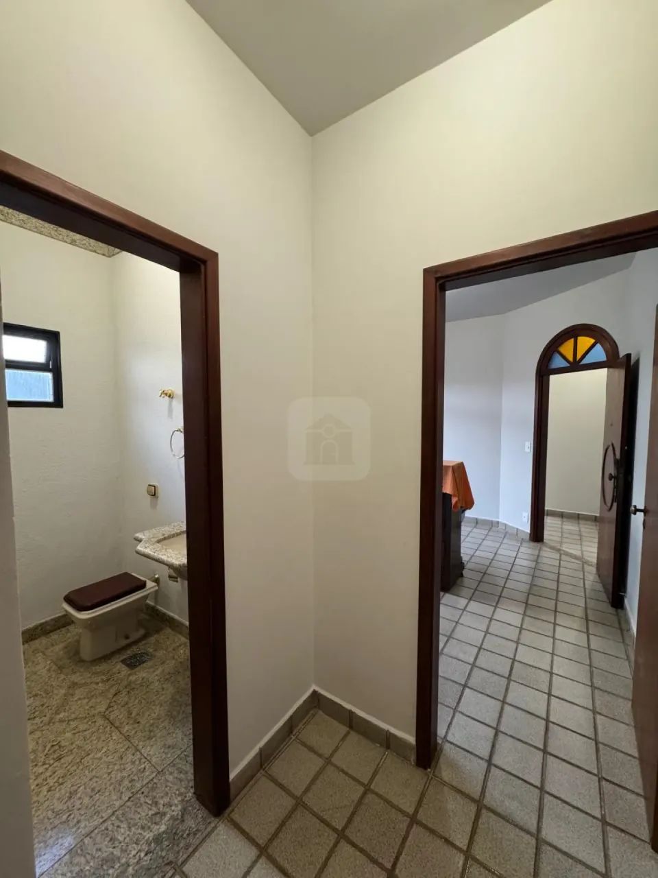 EXCELENTE CASA AMPLA BAIRRO BOSQUE EM ARAGUARI - Foto 5