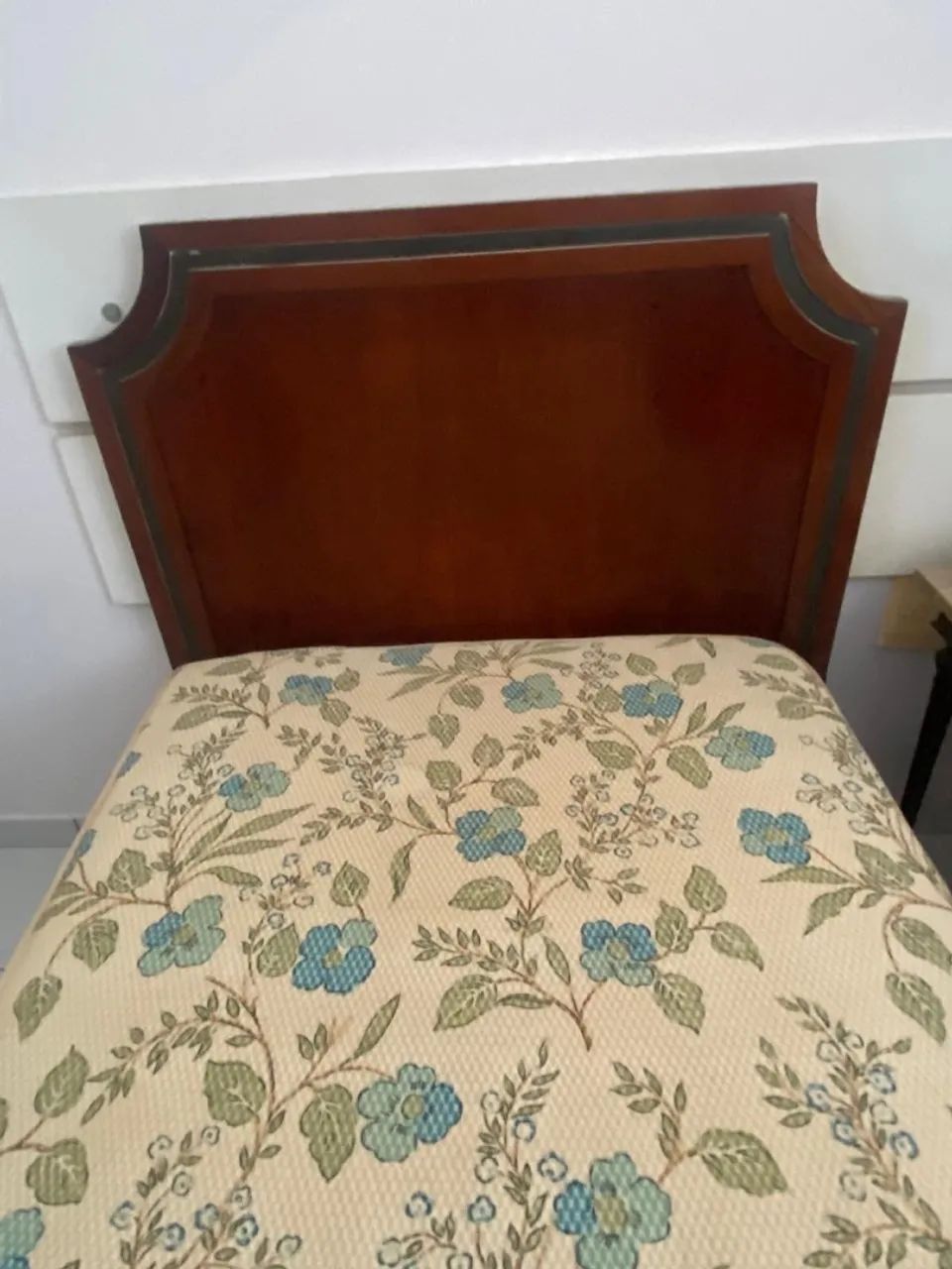 CAMA DE MADEIRA COM COLCHÃO  - Foto 2