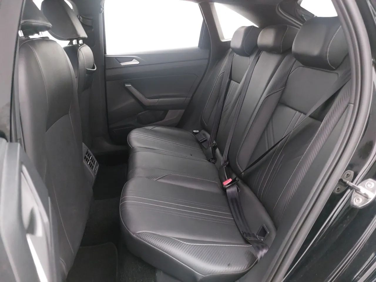 Volkswagen Nivus Highline 1.0 200 TSI Flex Aut., foto 17 de 18